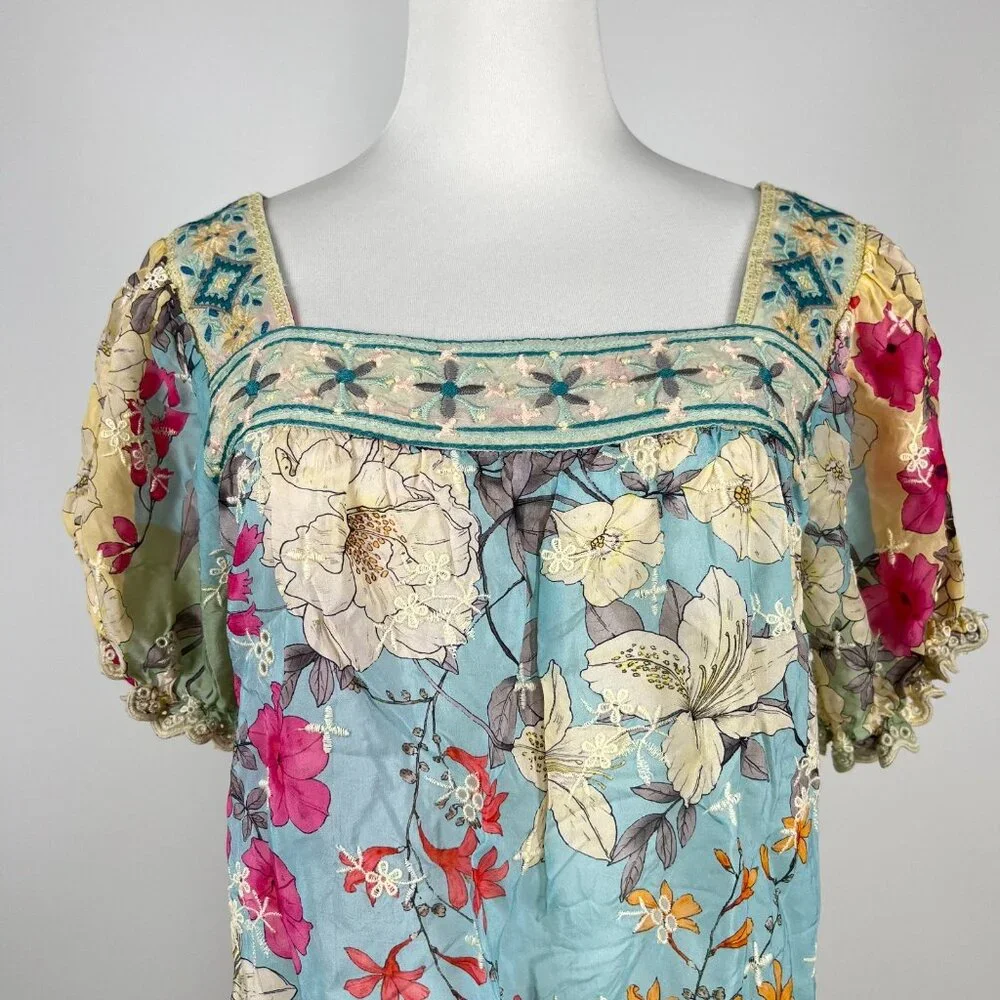NWOT JOHNNY WAS Permint Padme Embroidered Floral Puff Sleeves Tunic Blouse Sz S